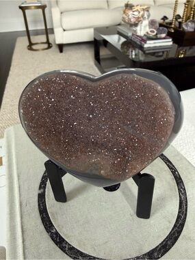 Agate sugar druzy heart on black metal stand